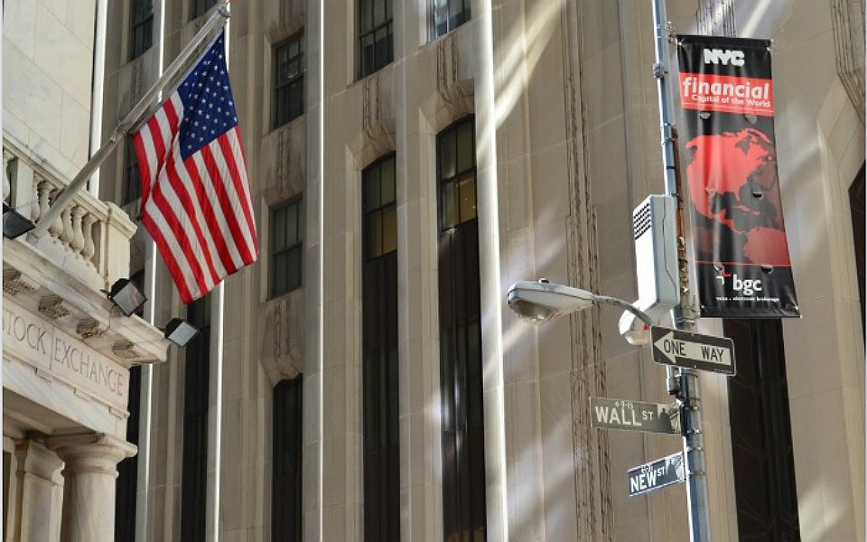 Wall Street fecha pregão com Nasdaq à frente das quedas.