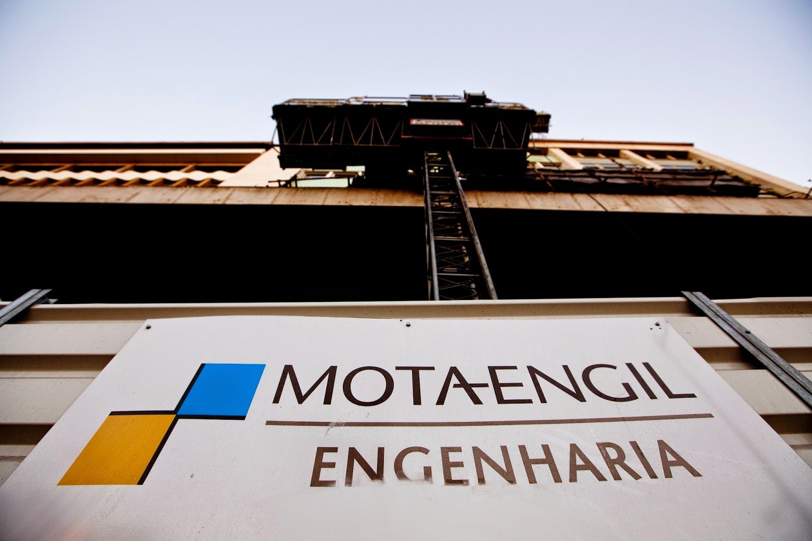 Mota-Engil e Acciona competem pela edificação do túnel Santos-Guarujá no Brasil.