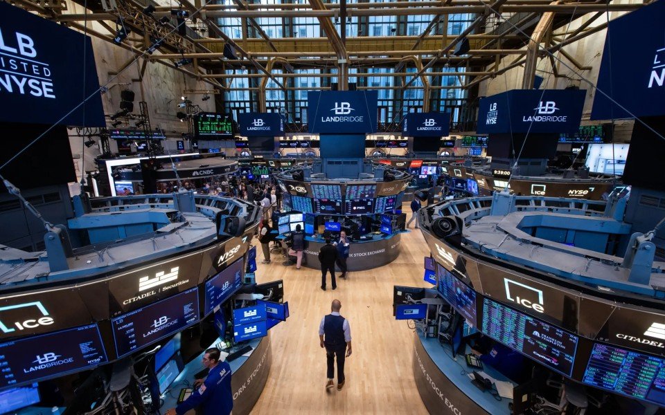 Wall Street pré-anima como relaxamento da estratégia financeira americana se aproxima