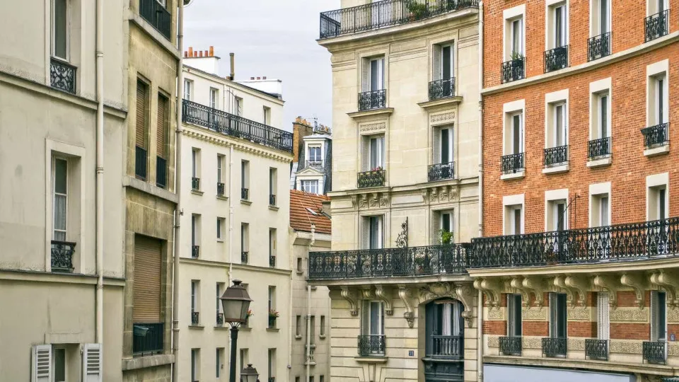 AdC refuta críticas do Idealista e afirma que não buscou abordar preocupações - PPulse