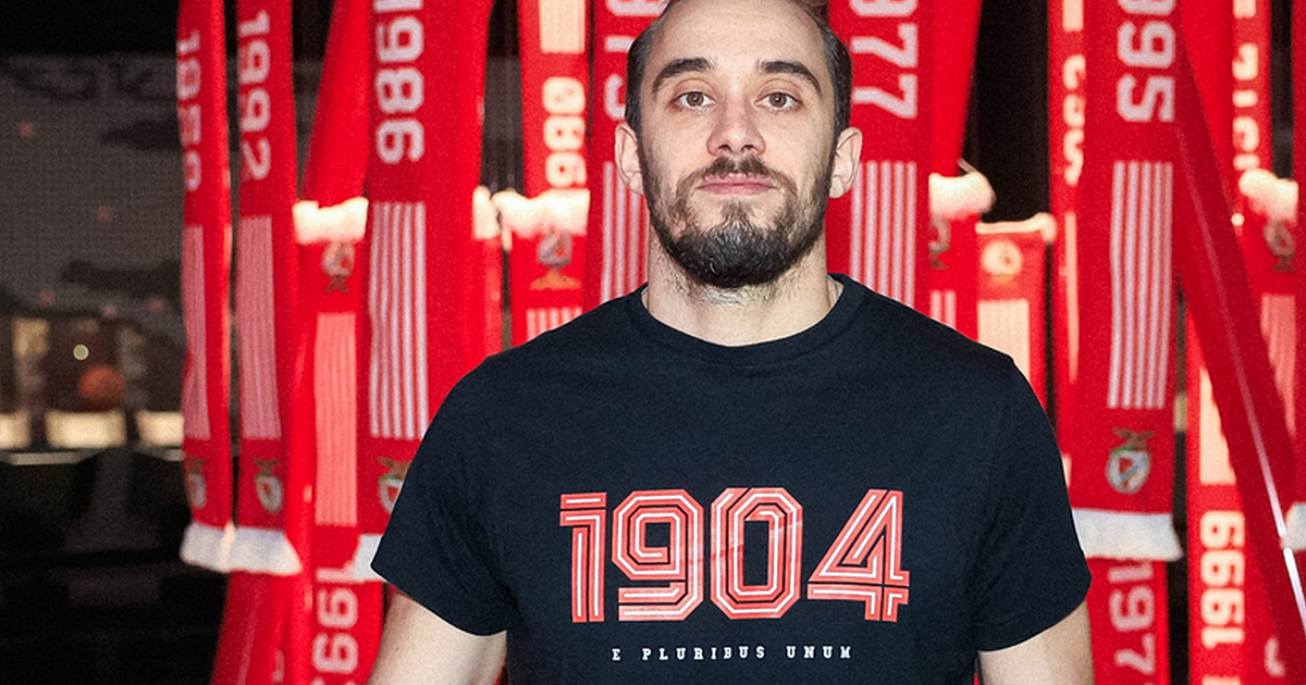 Ivo Casas assina novo contrato com a formação de andebol do Benfica