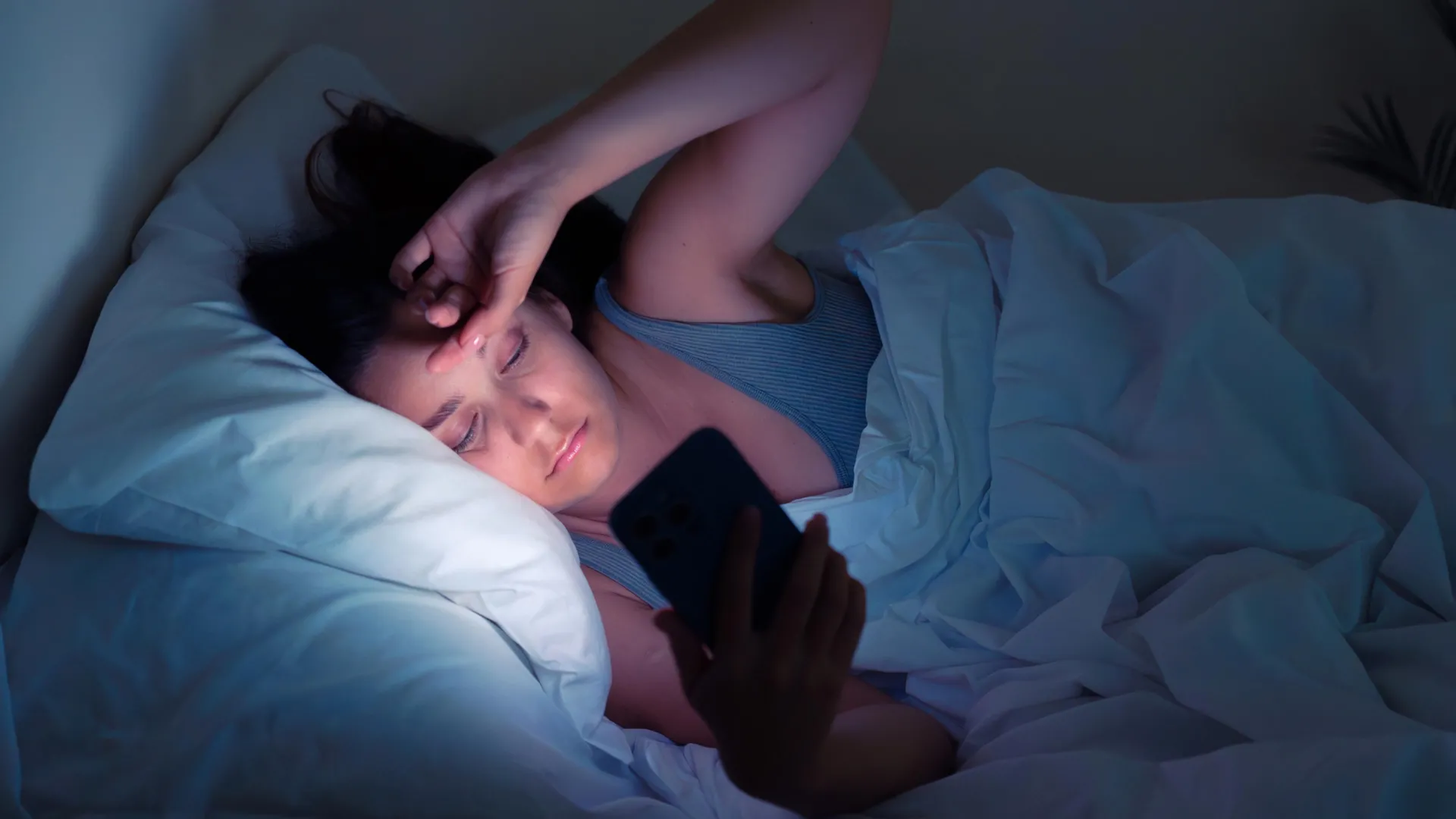 Especialistas alertam: Celulares antes dos 13 podem prejudicar a saúde mental para sempre.