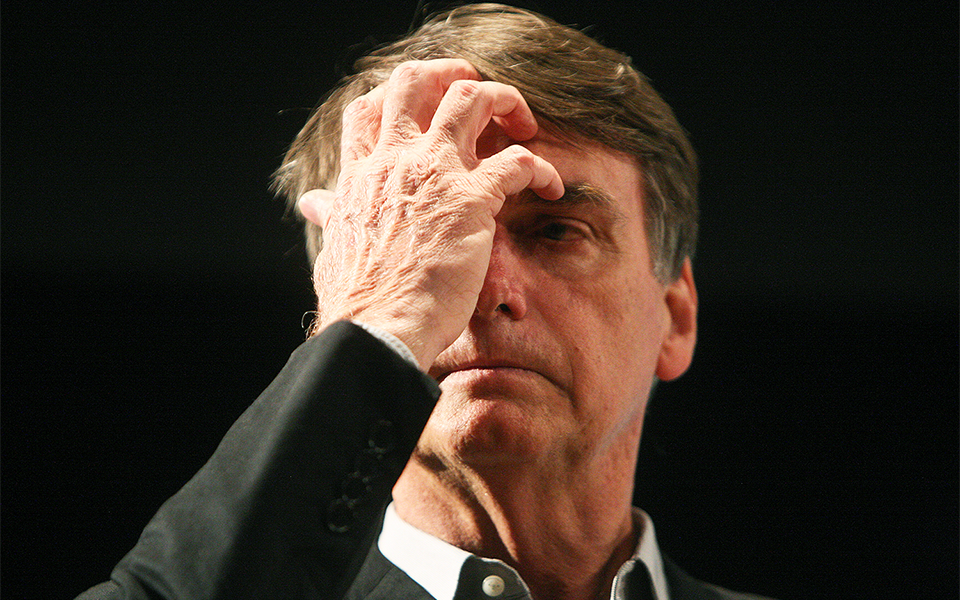 Bolsonaro enfrenta ainda no STF por ações nos EUA e pode perder distinção militar