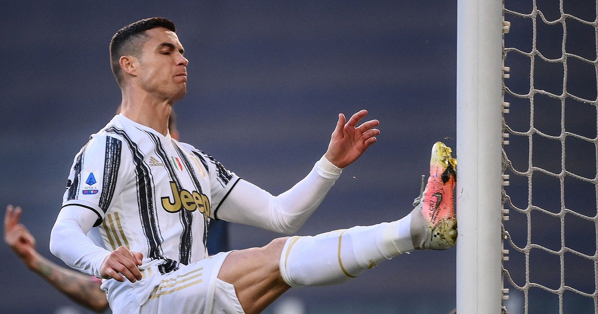 Excessivamente modesto e impressionante no vestiário