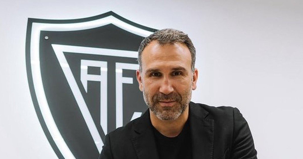 Sérgio Vieira sai do Académico de Viseu; Sérgio Fonseca toma a liderança de maneira temporária.