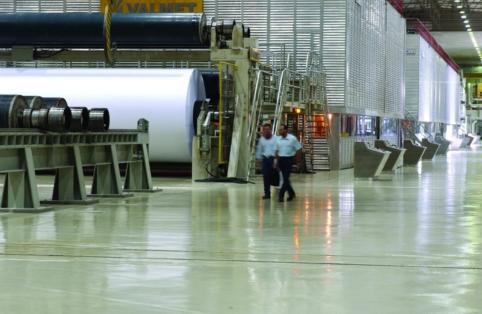 Lucros da Navigator despencam 10,4% no terceiro trimestre para 33,1 milhões de euros