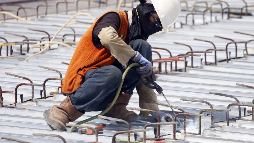 Cimento 'cai' 1,6% até agosto apesar do vigor do setor habitacional - PPulse