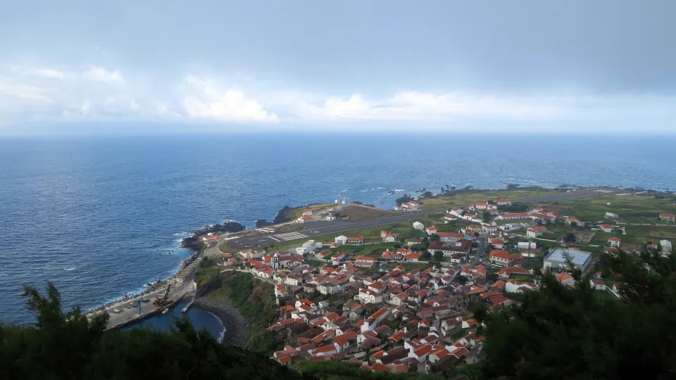 Flores e Corvo em alerta amarelo por causa da chuva na segunda-feira - PPulse