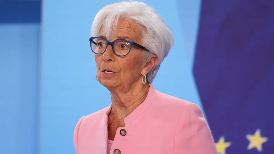 Lagarde pede por "inovação" para enfrentar as fragilidades da Europa