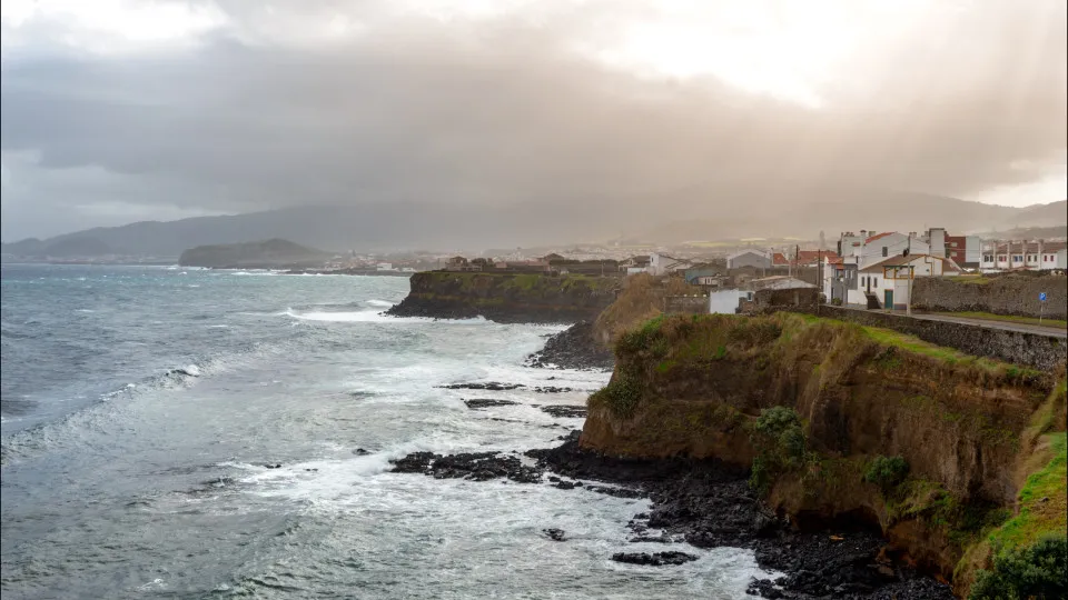 Sete ilhas dos Açores sob alerta amarelo devido a chuvas intensas - PPulse