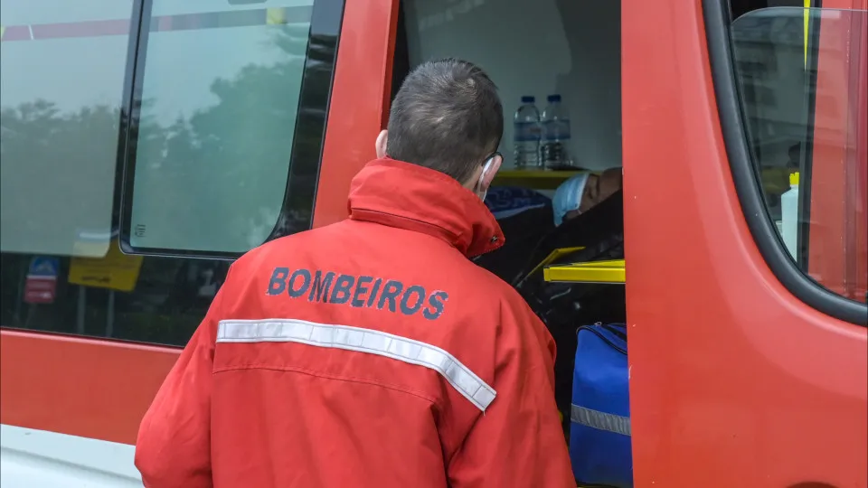 Estudante ferido após ser atingido por uma porta de forno em Arcos de Valdevez - PPulse