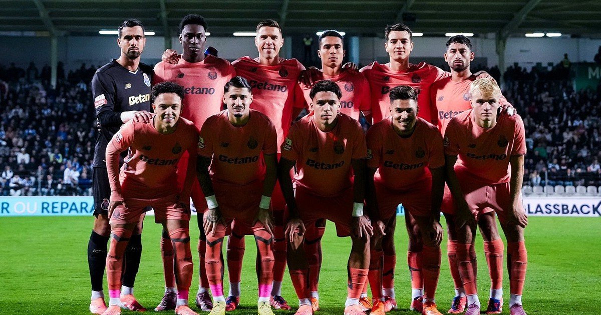 Reconhecidos os titulares de Famalicão e FC Porto. William e Mora voltam a estar presentes.