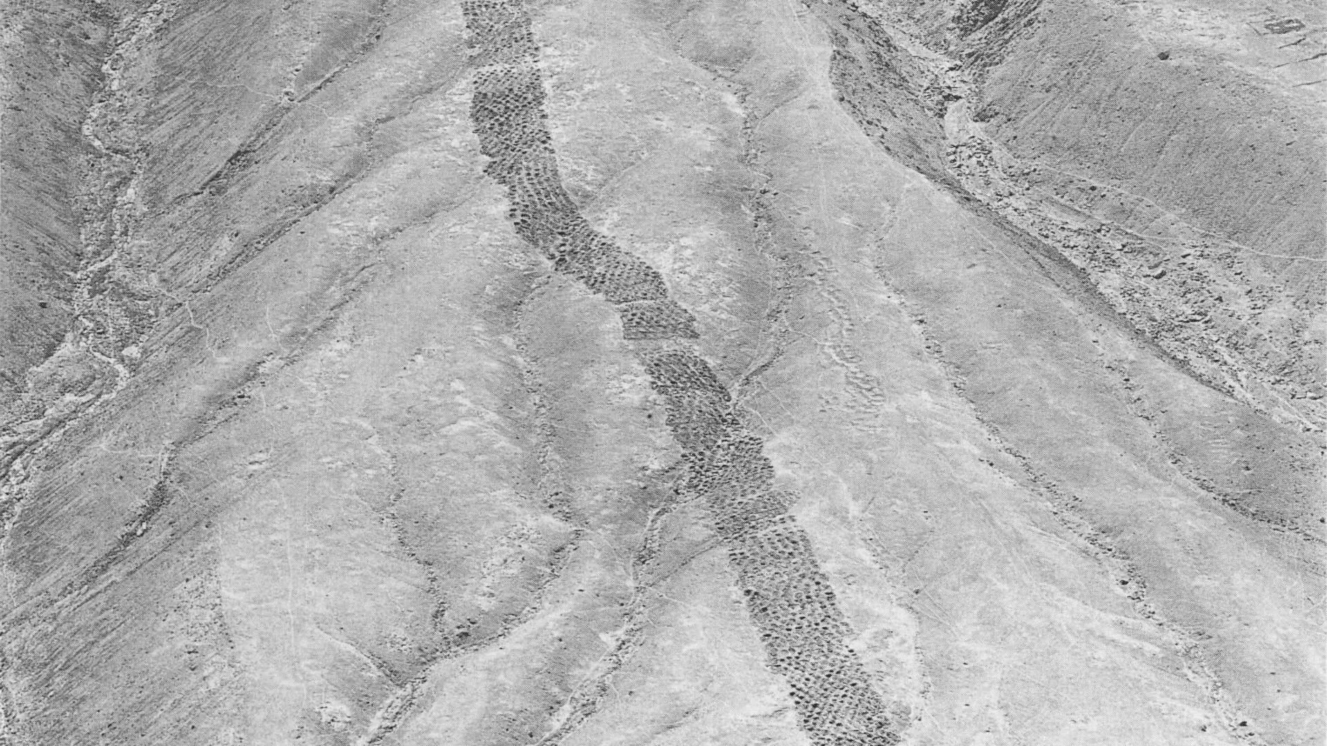 Arqueólogos poderão ter finalmente desvendado o enigma peculiar do "Círculo de Fendas" no Peru.