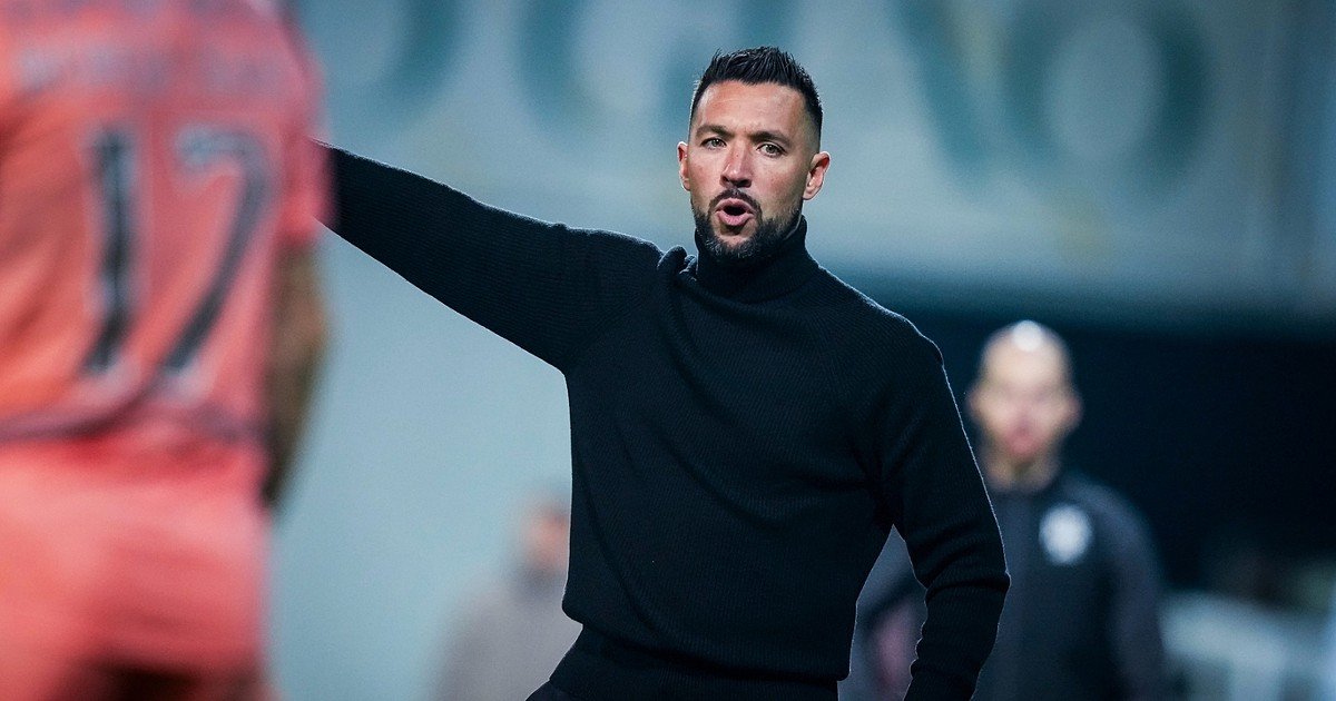 Alterações na escalação do FC Porto para o confronto contra o Sintrense: Farioli ajusta, mas de forma moderada