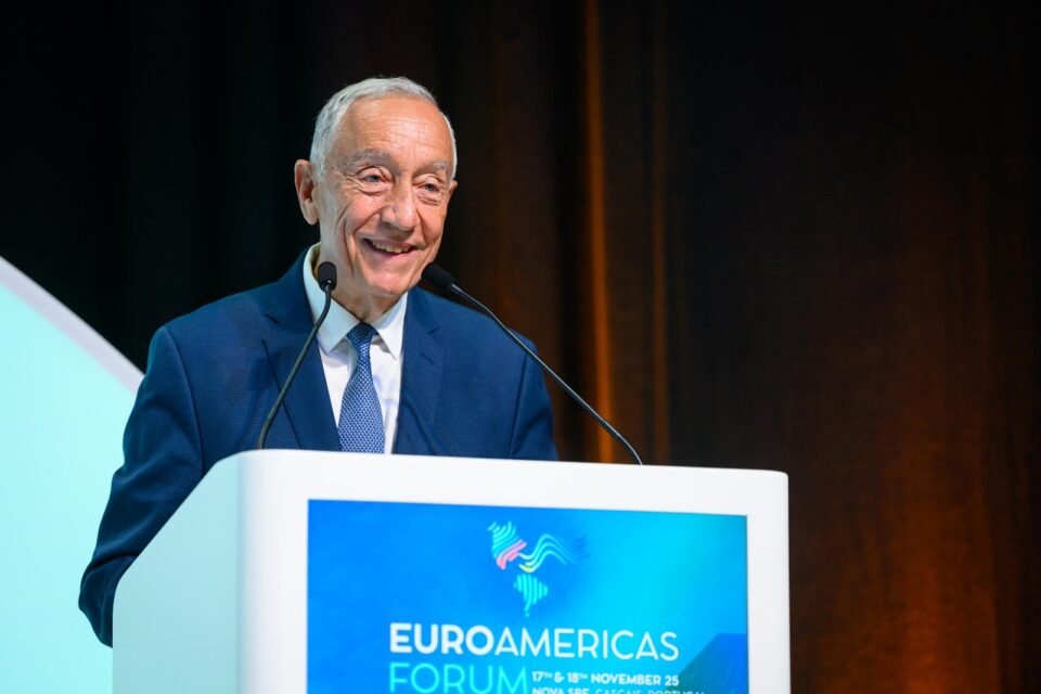 Sem a interrupção de 1974, Portugal não disporia de posições de relevância no cenário global", destaca Marcelo.