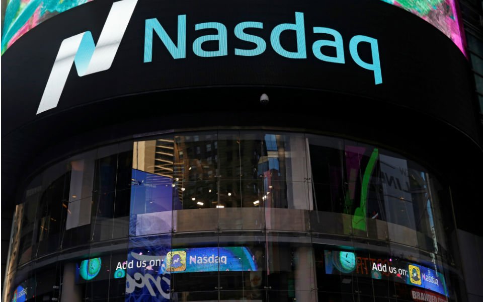 Wall Street finaliza pregão com Nasdaq apenas em área desfavorável.