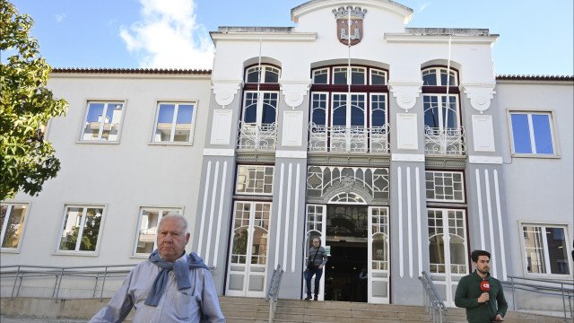Acusado de agredir colaboradores da Câmara de Torres Vedras pede desculpas.