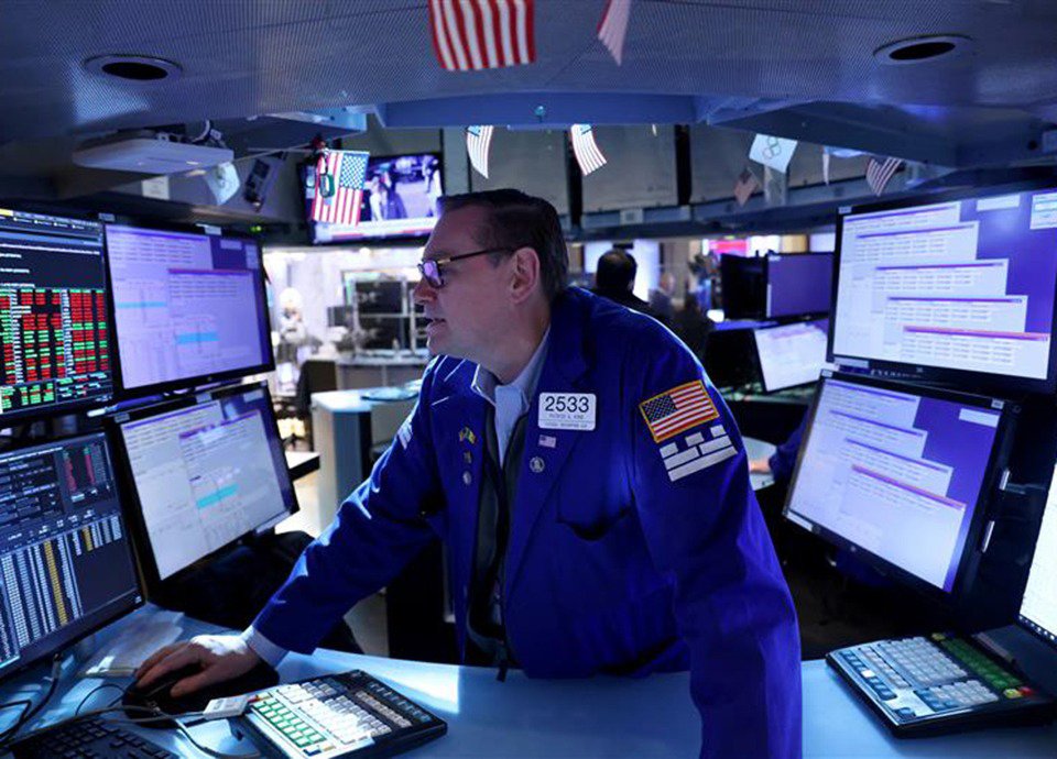 Mercados seguem inquietos com bolha da Inteligência Artificial e com previsões do Banco Central