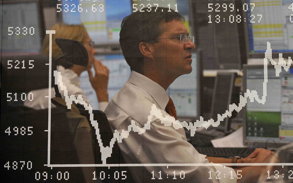 EDP desce mais de 6% e puxa PSI para área negativa numa Europa sustentável