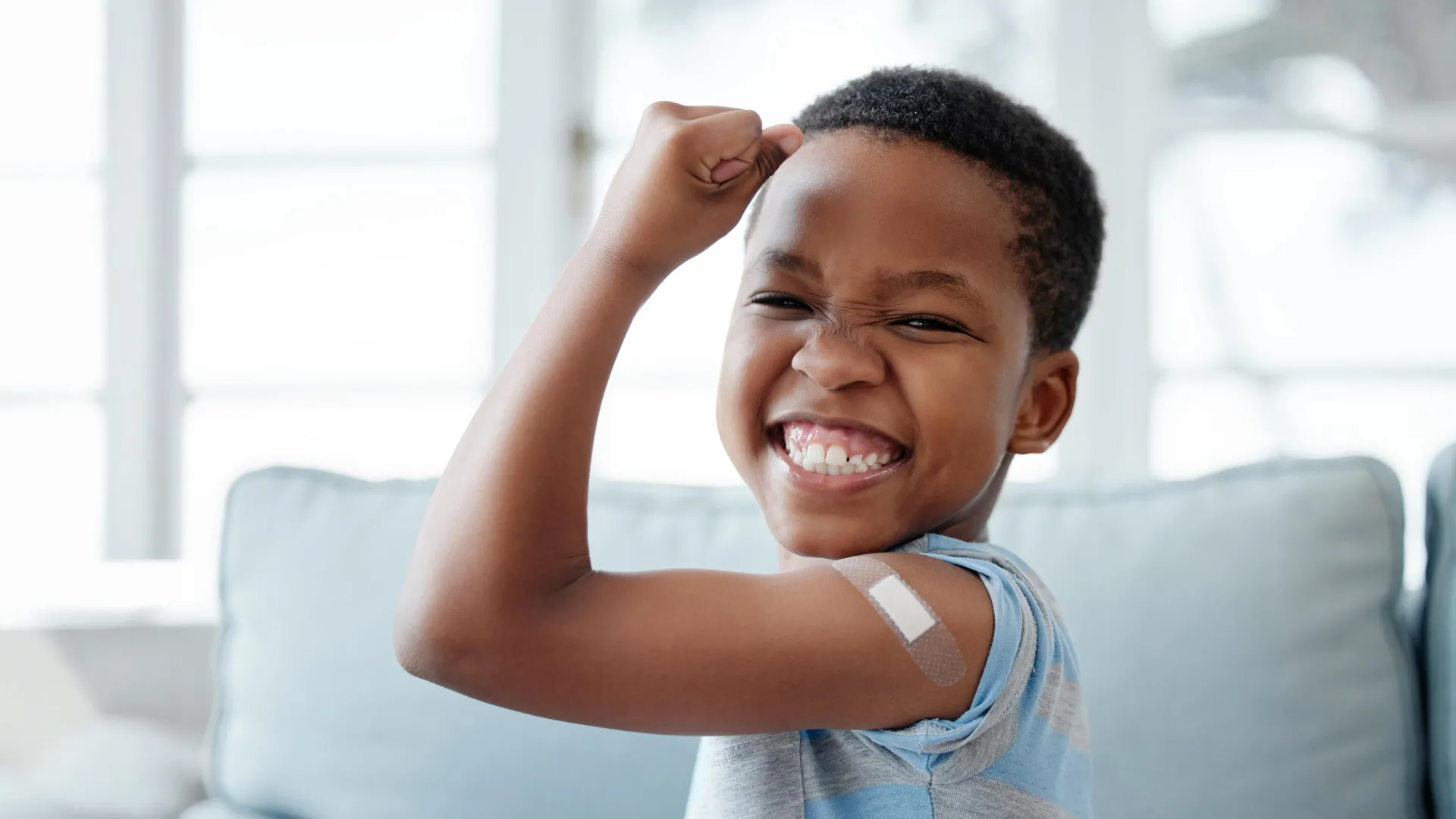 Vacina contra COVID associada a menor incidência de infecções e alergias em crianças com dermatite atópica