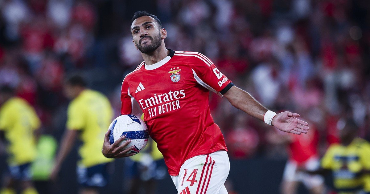 Pavlidis se machuca em jogo na Grécia