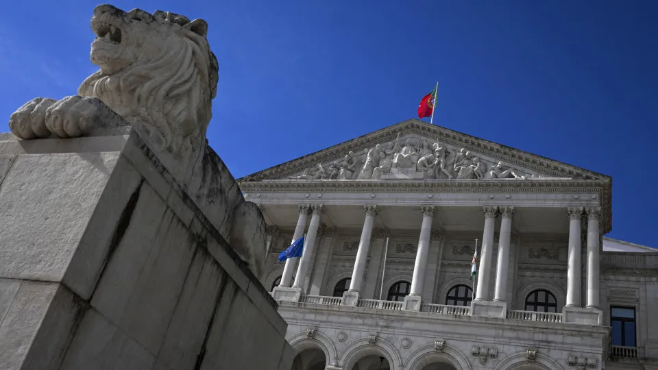 Agentes da GNR apresentam solicitação para reconhecimento da atividade como perigosa