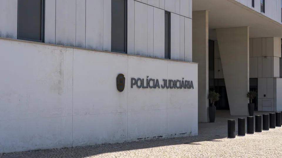 Homem que assassinou amante da esposa em Alcobaça se entrega e admite o crime