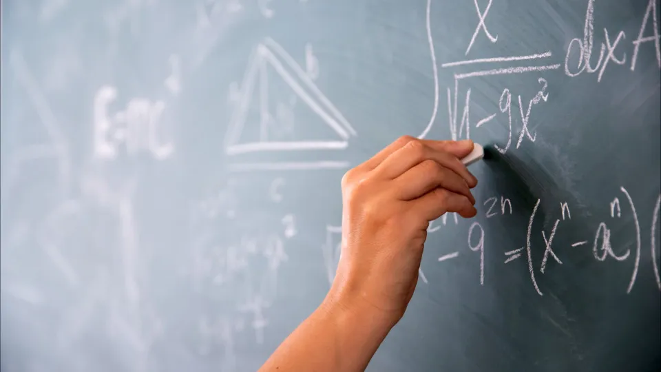 PS alerta sobre uma situação "crítica" nas instituições de ensino de Ribeira Grande.