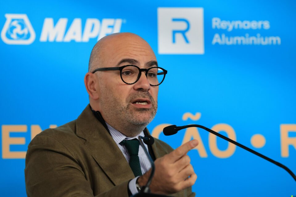 O Metro do Mondego que conecta Coimbra a Serpins será isento a partir de 16 de dezembro até o término do mês.