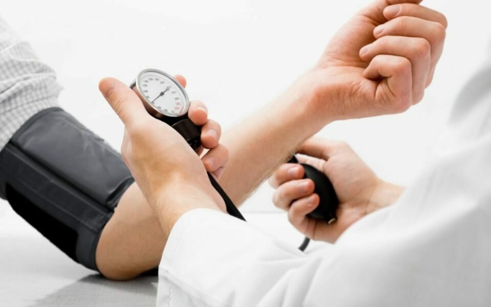 Autoridades e sindicatos firmam entendimento sobre a avaliação dos profissionais de saúde