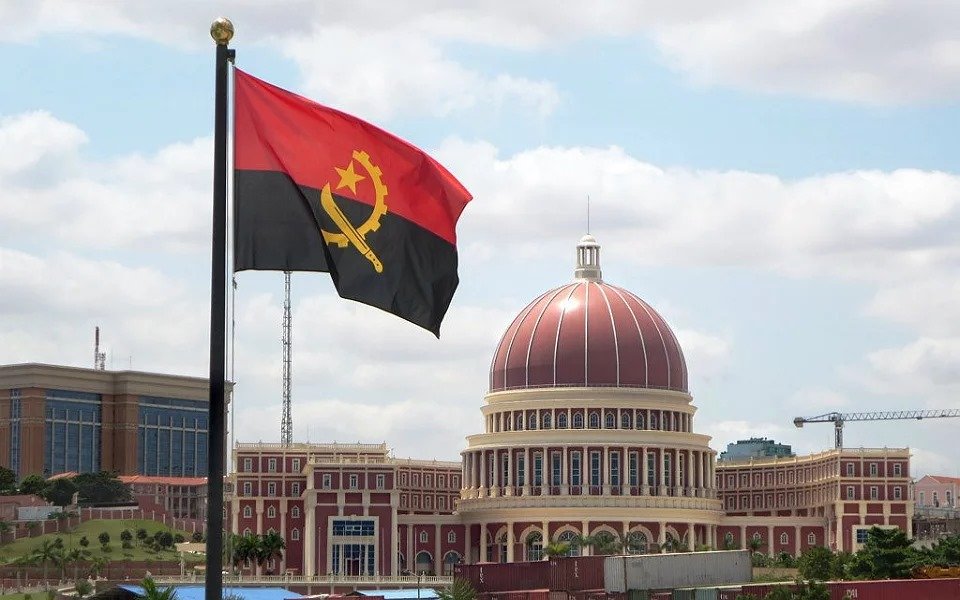 Administração de Angola inicia seleção para administração do Eixo do Namibe