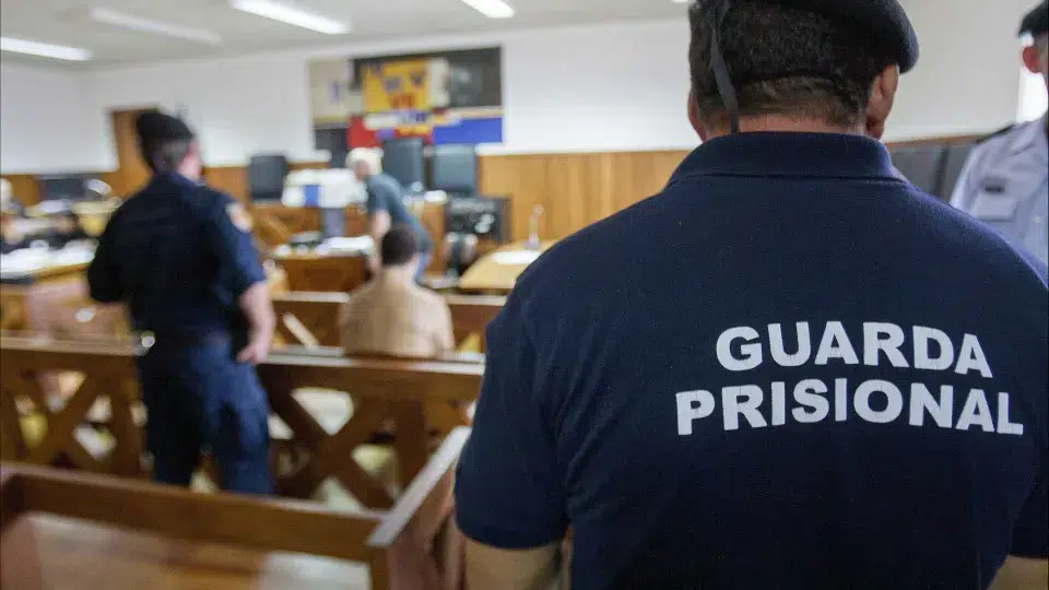 Guardas prisionais de Beja em greve em dezembro por "ausência de segurança" - PPulse