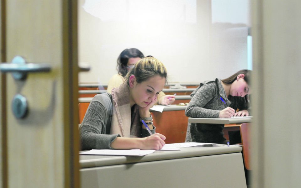 Os exames nacionais para o ensino secundário iniciam a 16 de junho com Língua Portuguesa do 12.º ano e Economia do 11.º ano.