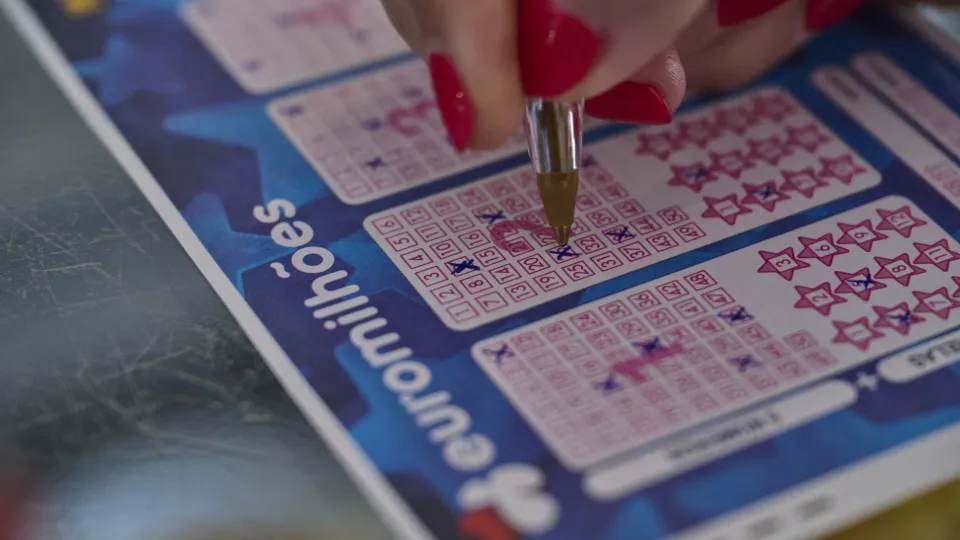 Aumentos do super prêmio da Euromilhões: Terceiro prêmio incluído