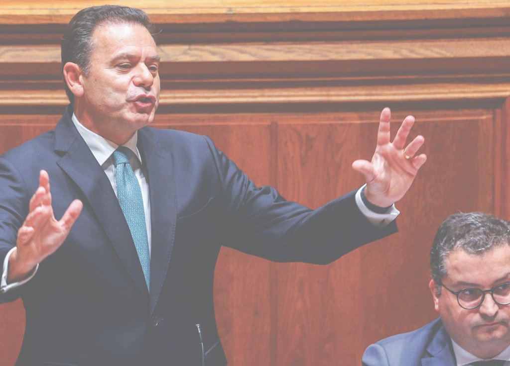 Montenegro alega que mudança trabalhista é essencial para "remunerações justas"