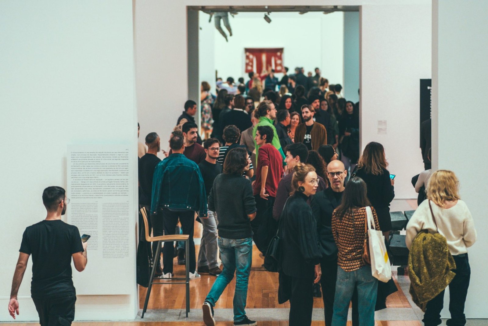 A cultura é destinada a quem? Em uma área de visitantes, o CCB busca alterar a função dos museus na localidade.