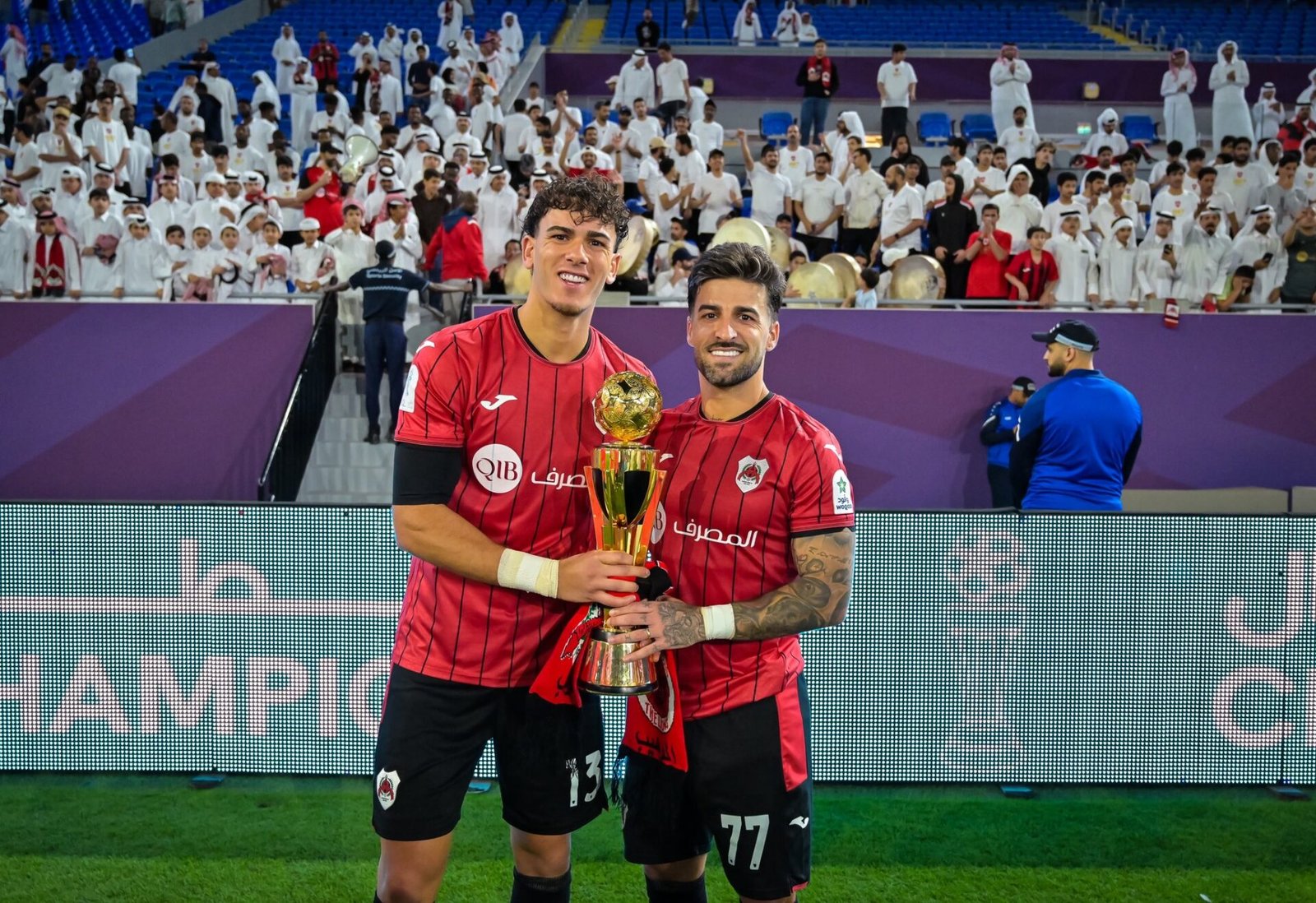 Al Rayyan de Tiago Silva e André Amaro ganha o Troféu do Catar