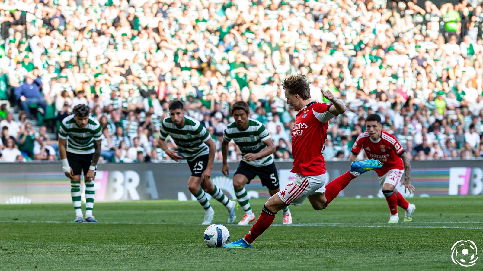 Andreas Schjelderup com identidade própria no Sporting x Benfica: 1ª finalização de penalti pelos encarnados