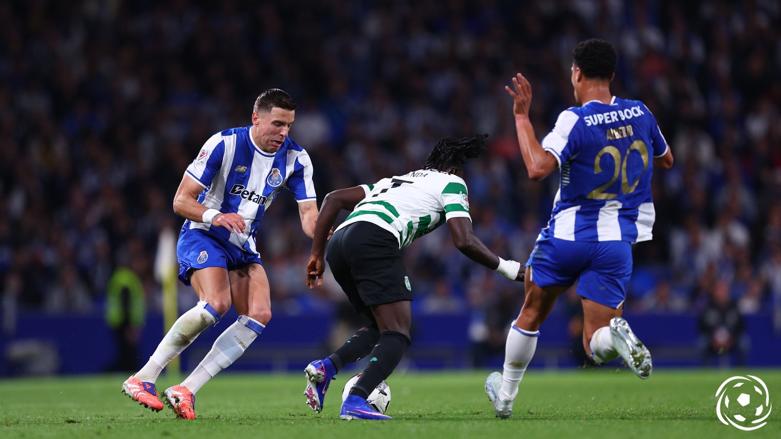 Jan Bednarek expressa insatisfações sobre momento decisivo que marcou a partida e ressalta FC Porto como melhor: «Fizeram o possível para resistir e demorar o jogo»