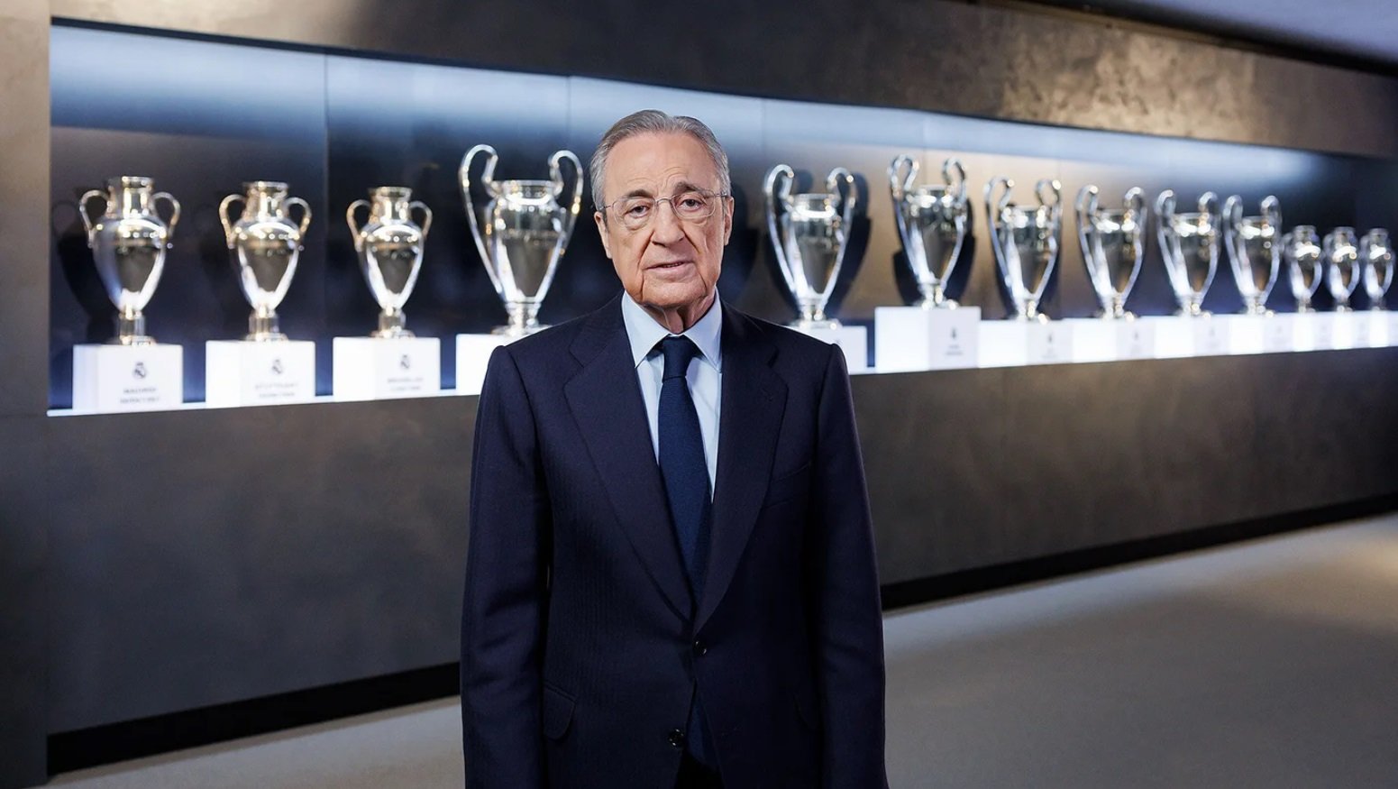 Florentino Pérez determina rumo sobre novo técnico do Real Madrid e José Mourinho pode se beneficiar.