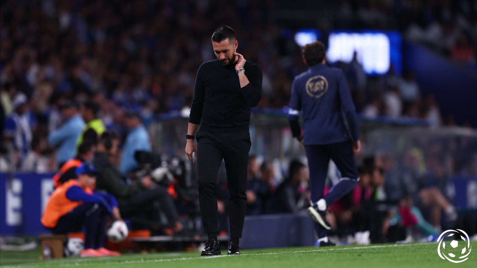 Francesco Farioli assegura que o FC Porto renasceu e avança: «Os fogos foram para homenagear o retorno do Sporting após 22 minutos. Tudo é aceitável para o Sporting»