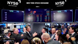 Wall Street fecha em território negativo com sinais de supervalorização das ações