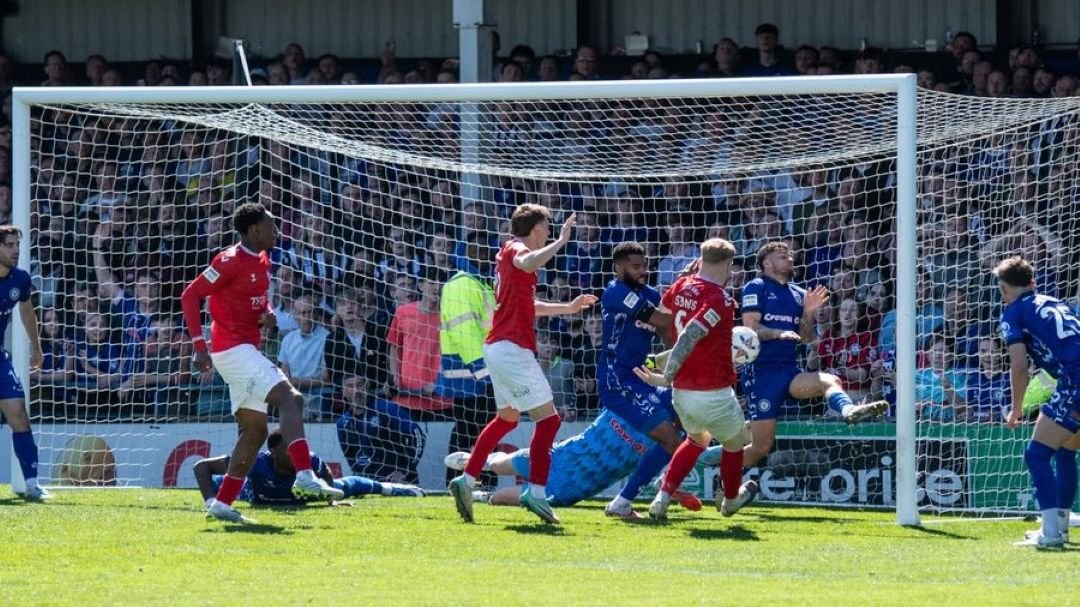 York City assegura promoção à divisão quatro em um duelo emocionante