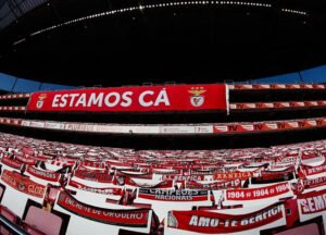 Início da votação no Estádio da Luz com excelente presença e sem incômodos