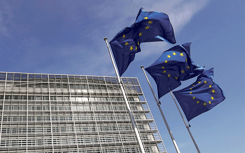 Bruxelas seleciona para suporte faixas de eletricidade e hidrogênio em território português.