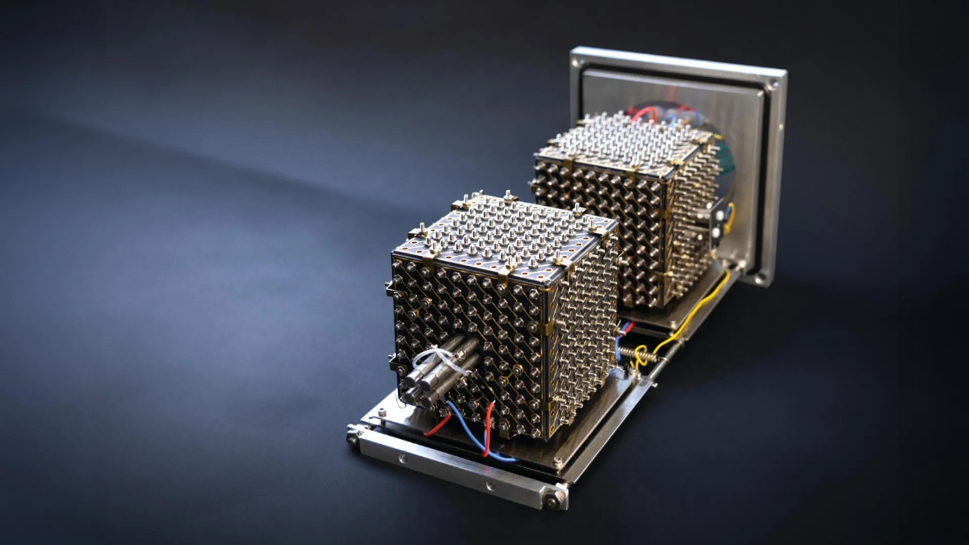 A maioria dos espectrômetros de massa analisa algumas moléculas. Este novo protótipo processa bilhões.