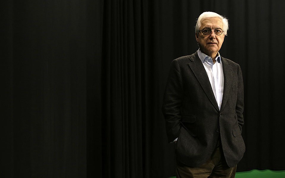 "Trump comunica ao planeta que tudo se resolve com sua determinação"