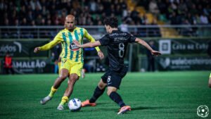 Cícero pulou do assento para se tornar ícone do Tondela frente ao Sporting: «Continuamos existindo»