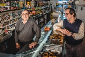 Jacaré Paguá. Será este o último café de esquina da Rua de Lisboa?