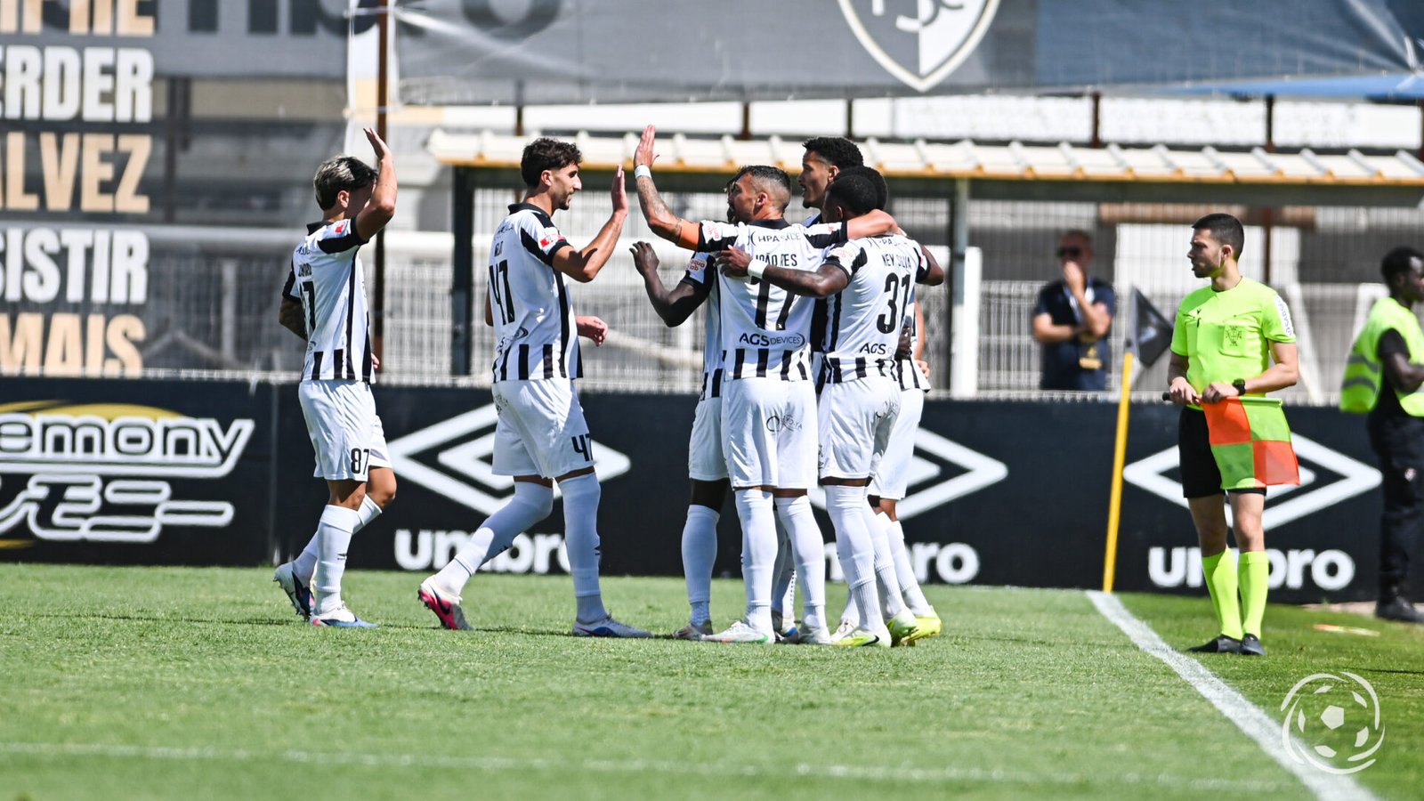 Portimonense derrota Chaves com gol incrível no último minuto e sai da zona de rebaixamento na Liga B
